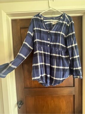 HOLDING HORSES Blue & White Plaid Button-Front Girls' Top